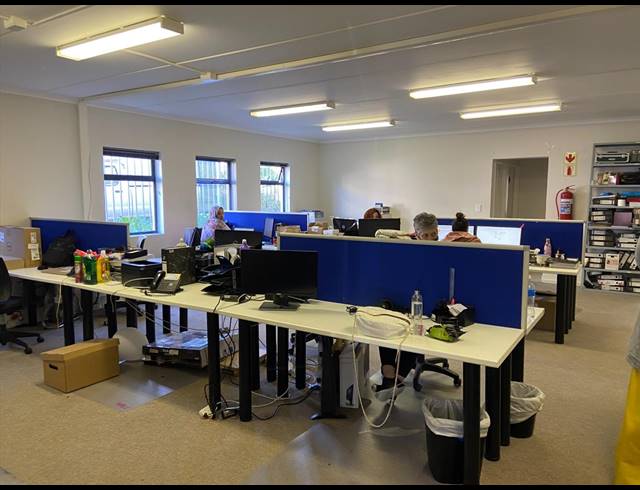 128M² OFFICE FOR SALE IN WESTLAKE